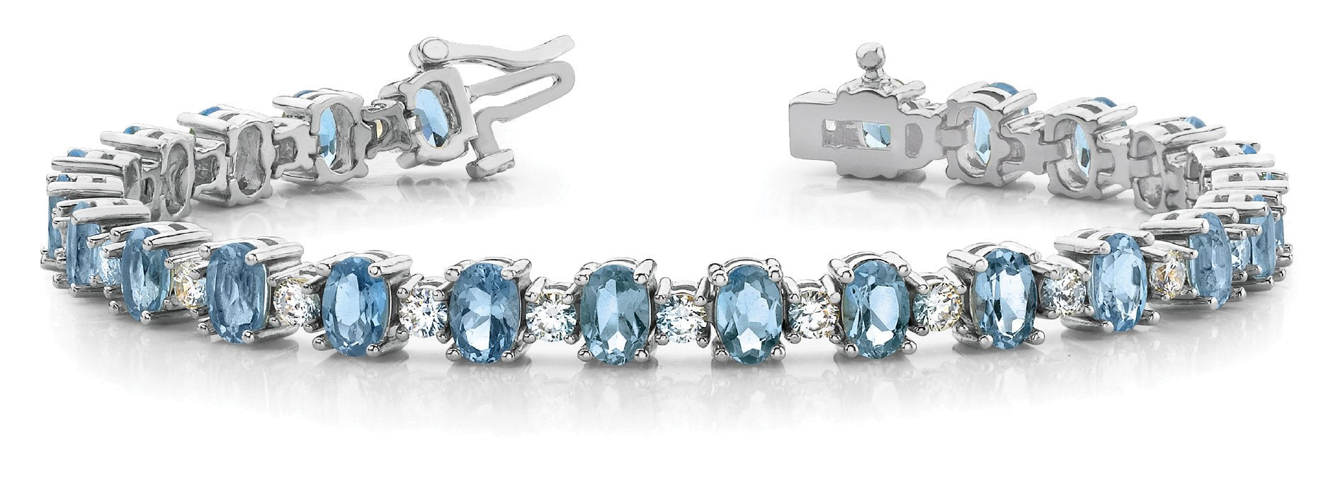 Blue Topaz 13.80ct & Diamond 2.63ct Bracelet - 14kt Gold